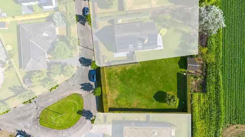 Bouwperceel met Huis Ernaast