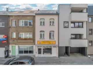 Handelspand te koop Aalst - Instapklaar gerenoveerd pand met appartement