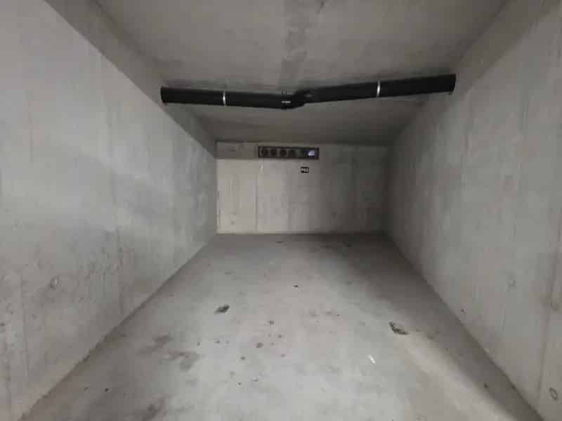 Garage te koop Nieuwpoort-Stad - Ruime ondergrondse autostaanplaats