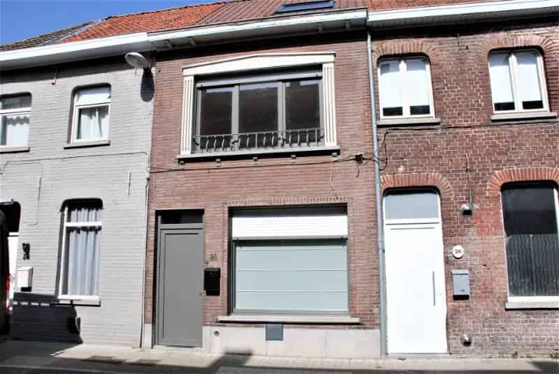 Huis te koop: Volledig gerenoveerde woning met binnenkoer