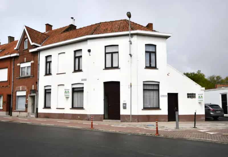 Huis te huur Roeselare: Hoekwoning nabij centrum