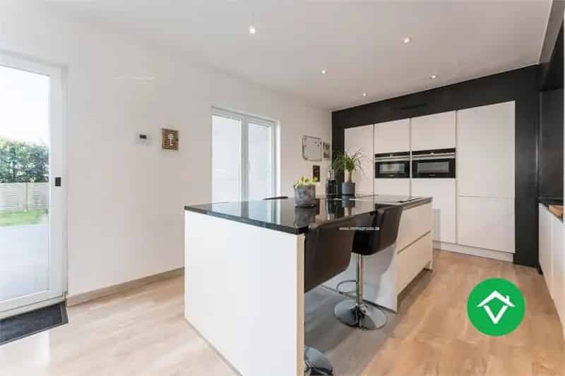 Gerenoveerde woning 4 slaapkamers Lampernisse