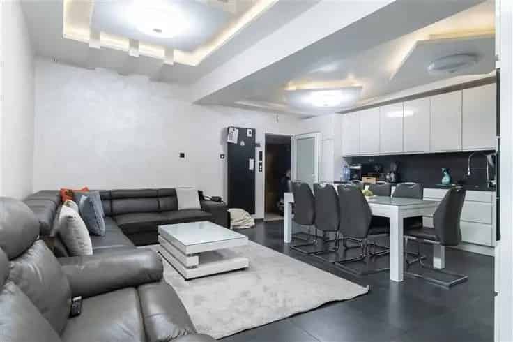 Huis Te Koop 4 slaapkamers 270m²
