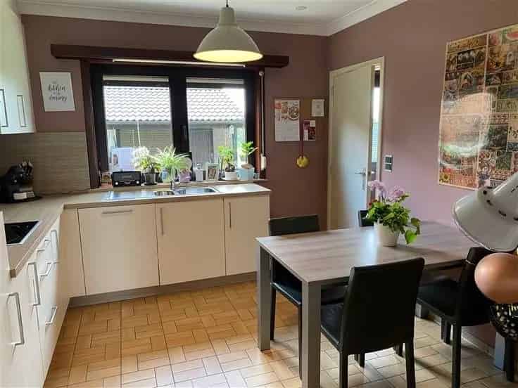 Huis Te Koop Zepperen: Instapklare woning met tuin en garage