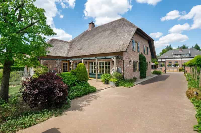 Landelijke Villa Nederlandse Grens Ruime Tuin