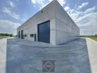 Industrieel Magazijn te Koop Oostnieuwkerke 216m²