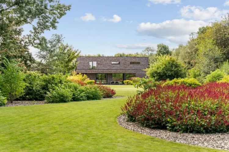 Villa Te Afsnee: Ruime karaktervolle woning nabij Gent