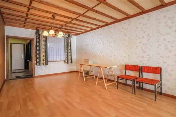 Rijwoning te Hoboken Nabij Openbaar Vervoer
