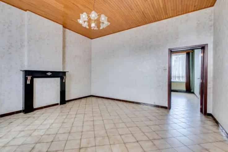 Huis 3 Gevels Te Renoveren