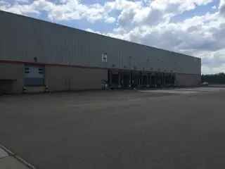 Industrie te Huur Lanaken 100000m2 Magazijn Albertkanaal