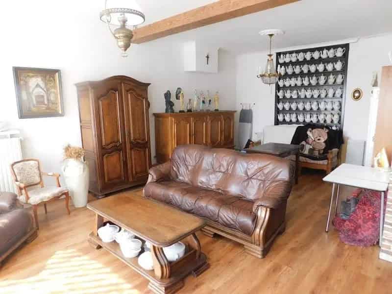ROESBRUGGE Ruime woning te renoveren 454m²