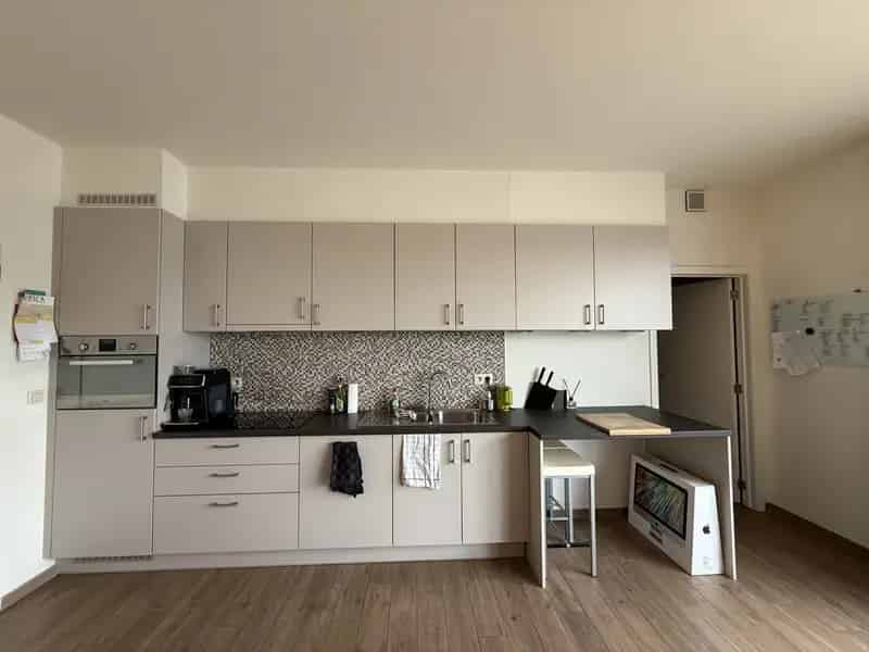 Appartement te huur bovenste verdieping met 2 terrassen en parking