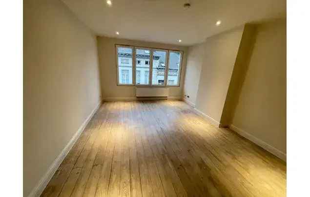 Huur 1 slaapkamer appartement van 60 m² in Antwerp