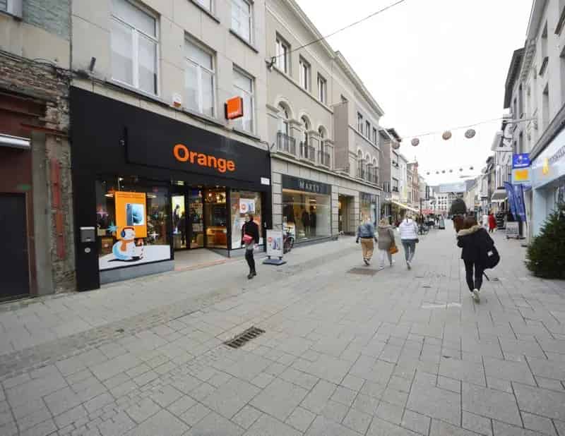 Goed Gelegen Commercieel Pand Te Koop