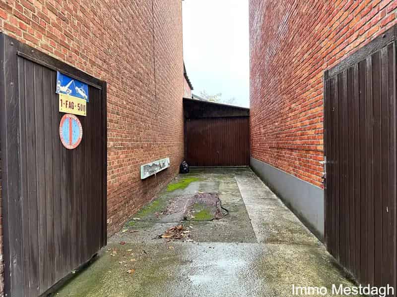 Koppelwoning met garage en tuin