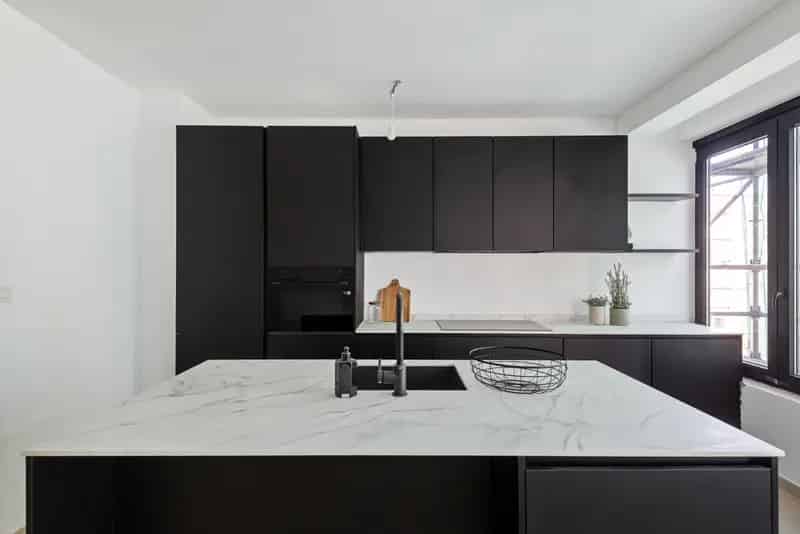 Appartement te koop: Instapklaar 2 Slaapkamers Van Goghplein