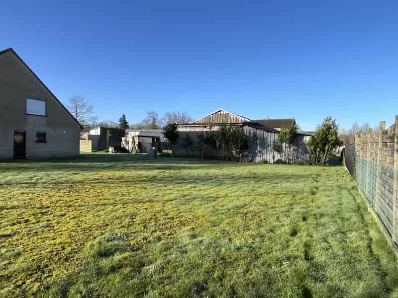 Huis te huur Male Sint-Kruis: Bouwgrond met 3 slaapkamers