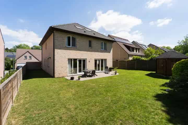 Villa te Sterrebeek 6 slaapkamers 3 badkamers 300m²