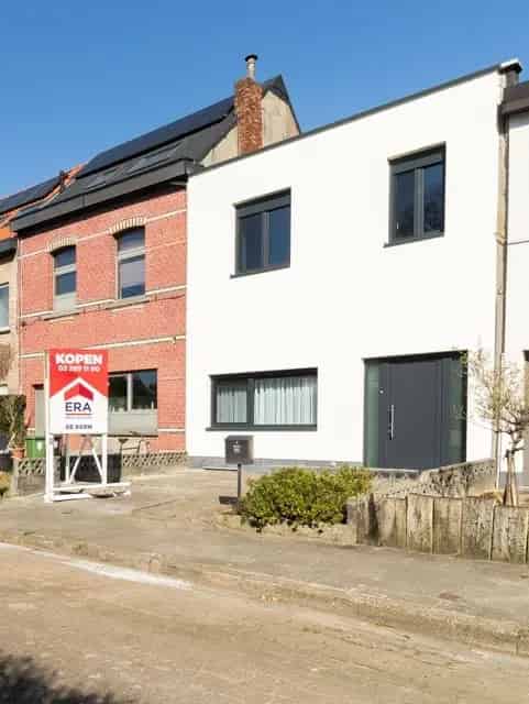 Huis te huur Hove: Energiezuinige woning met tuin