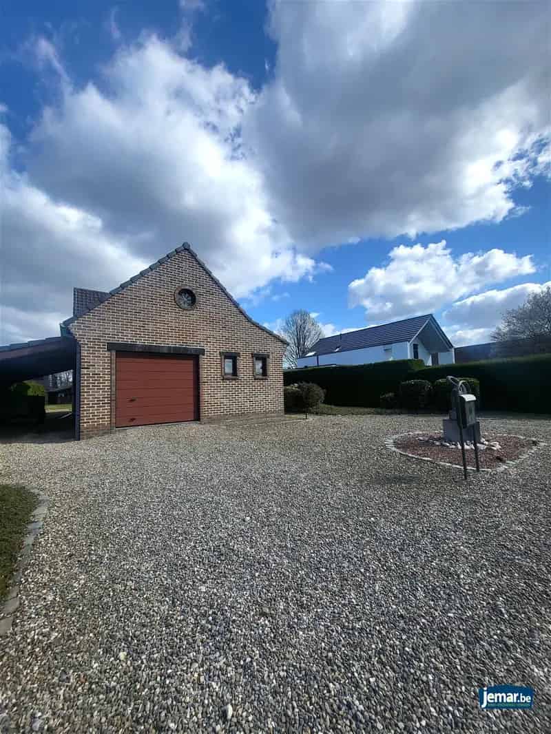 Huis te koop: Ruime gezinswoning met authentieke details