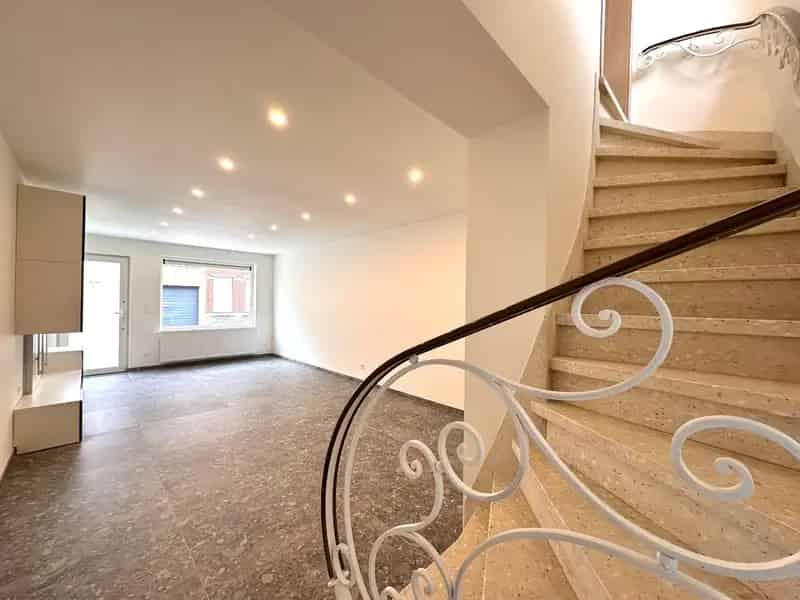 Gerenoveerde woning met garage en tuin Tongeren