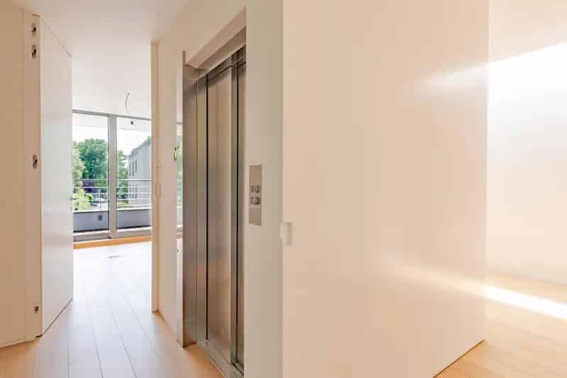 Moderne Villa te Ukkel 850m2 5 slaapkamers zwembad