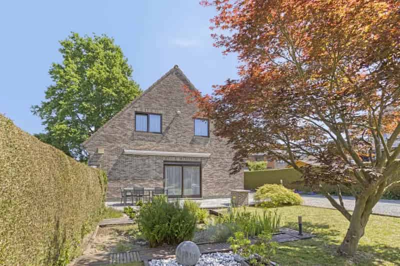 Rustige Villa te Koop 3 slaapkamers Grote Tuin