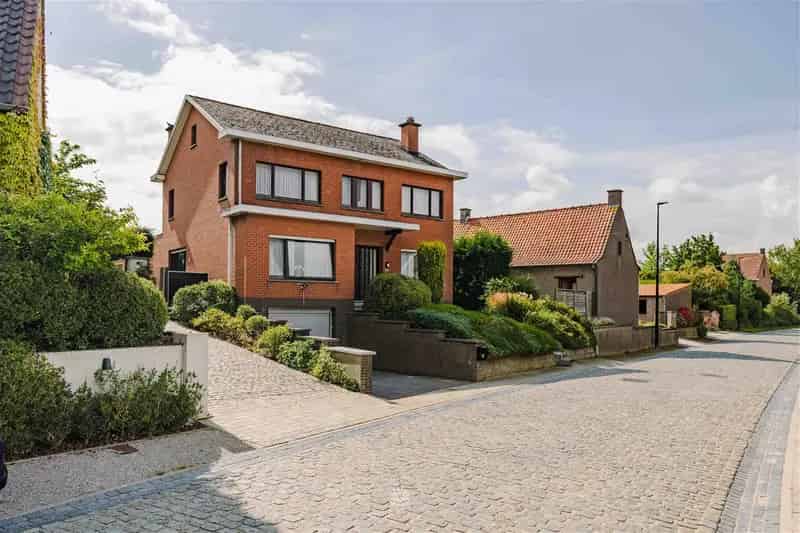 Huis te huur Mater: 4 slaapkamers, grote tuin, ideale vrij beroep