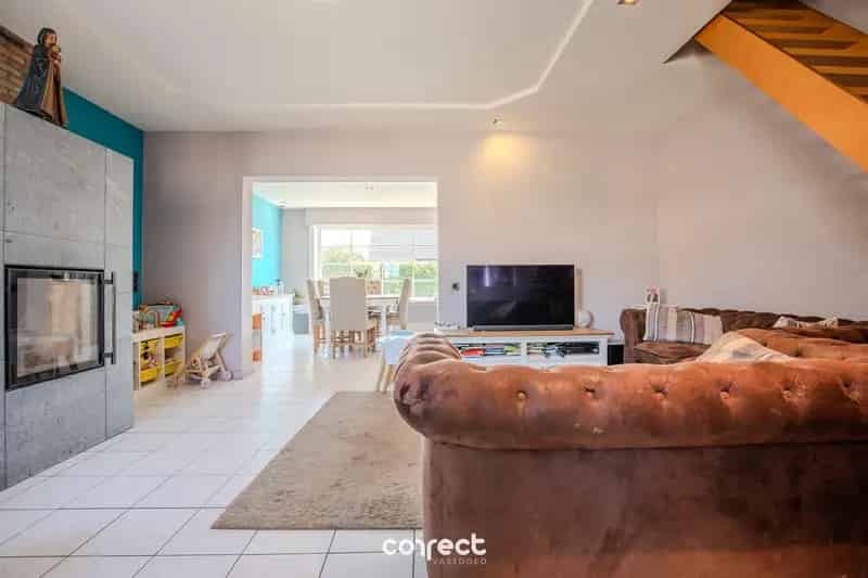 Huis te koop: Gerenoveerde woning met 3 slaapkamers en tuin