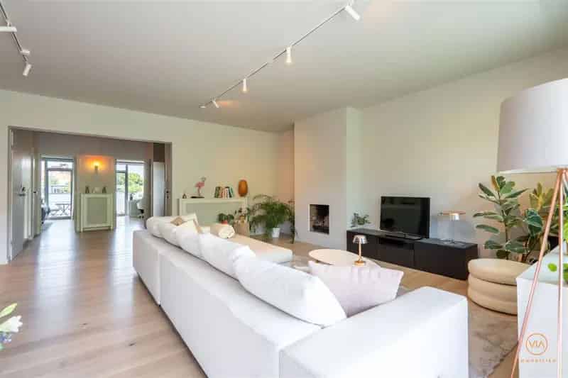 Ruim Appartement te Huur Berchem 105m2 2 slaapkamers Garage