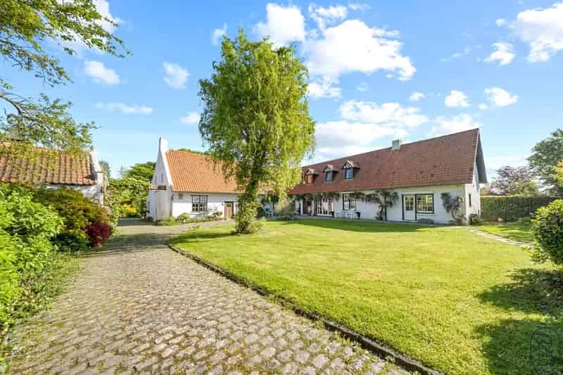 Charmante Fermette te Huur 7000m2 Twee Wooneenheden