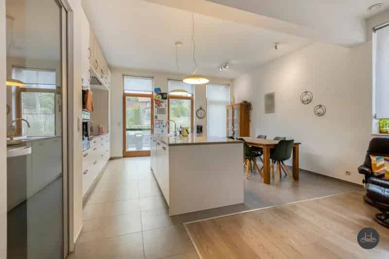 Gezellige Moderne Halfopen Woning Te Koop