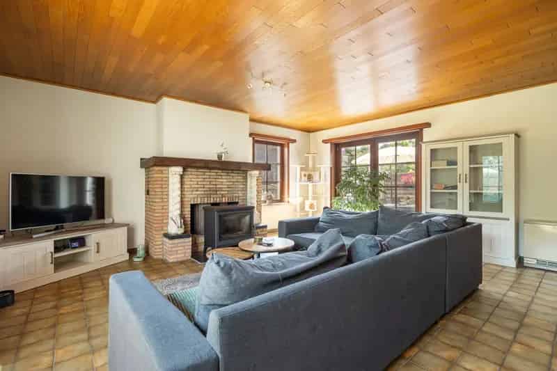 Huis te koop: Rustige open bebouwing nabij Donkmeer
