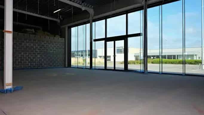 Handelspand met Magazijn te Koop Middelkerke