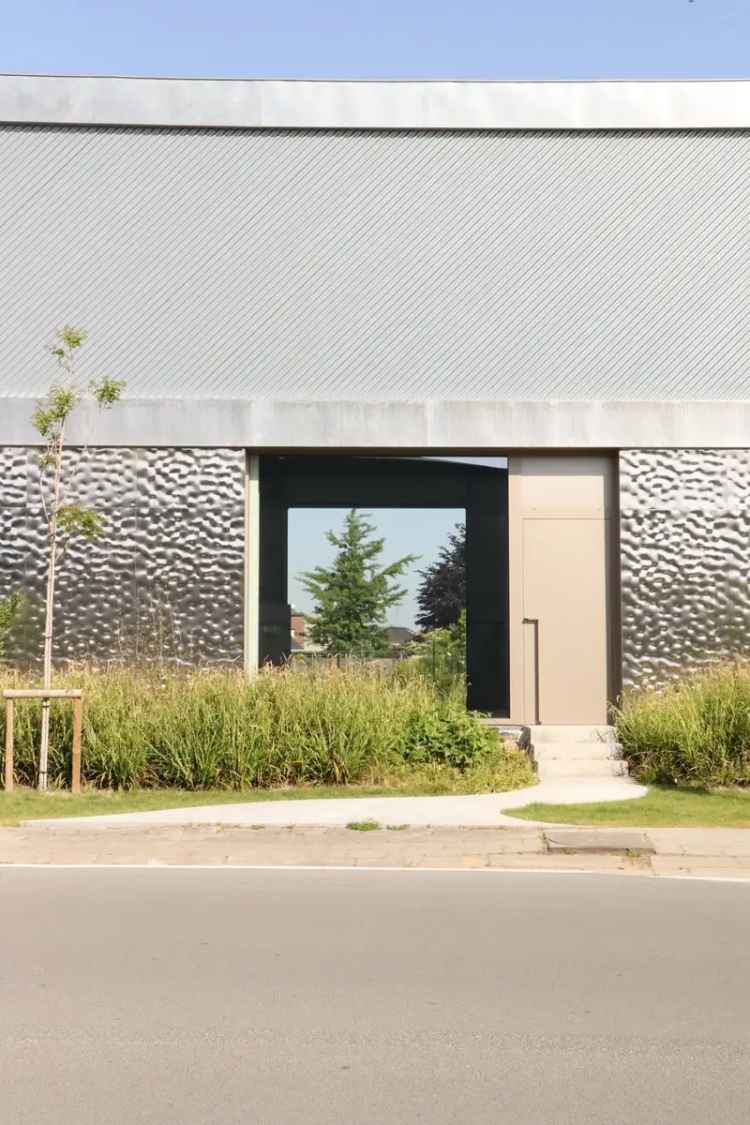 Nieuwbouw Magazijn 187m2 met Etalage