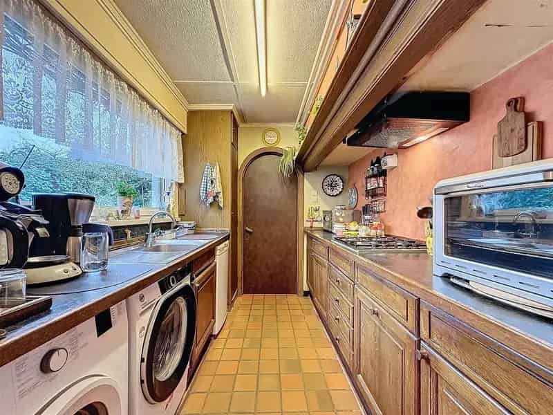 Charmante Open Bebouwing met Ruime Tuin en Garage