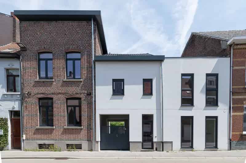 Gerenoveerde Tweewoning te Koop