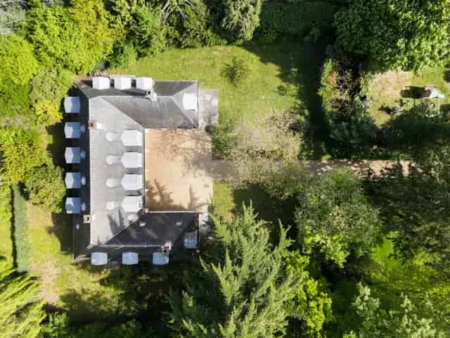 Villa met 2 woningen en uitbreidingsmogelijkheden Uccle