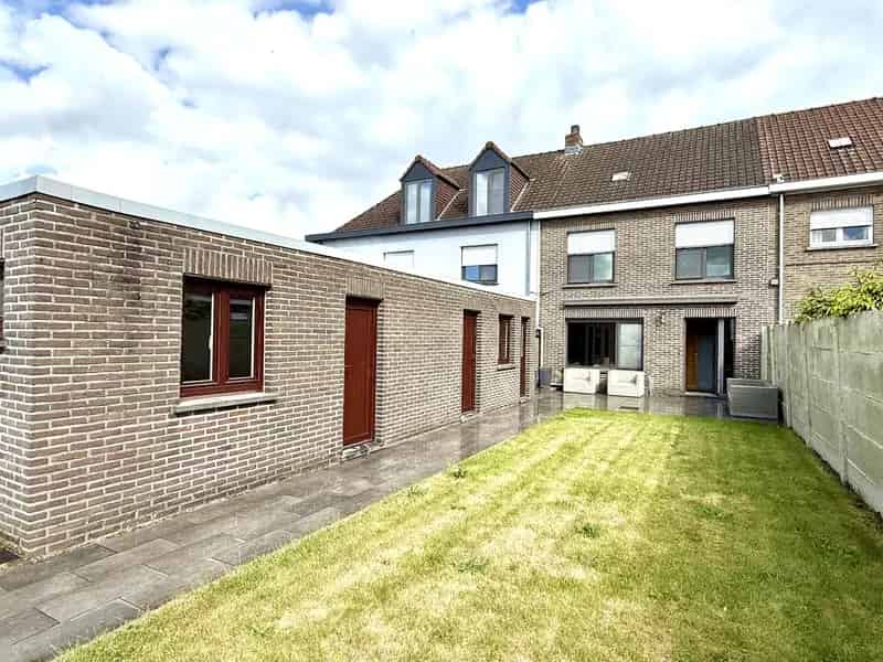 Huis te huur met grote tuin en 2 slaapkamers