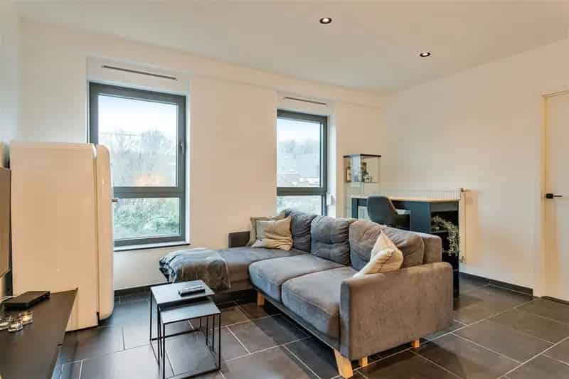 Gerenoveerd Appartement 1 Slaapkamer Nabij Openbaar Vervoer