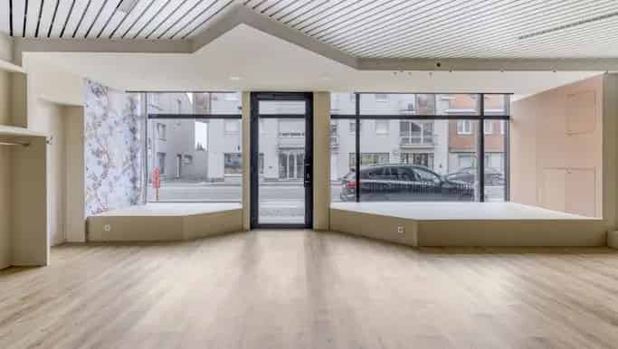 Handelspand met Magazijn te Huur Loppem