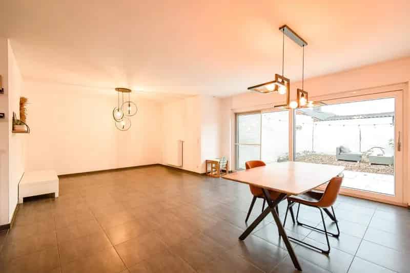 Instapklare woning 3 slaapkamers garage Zevekote