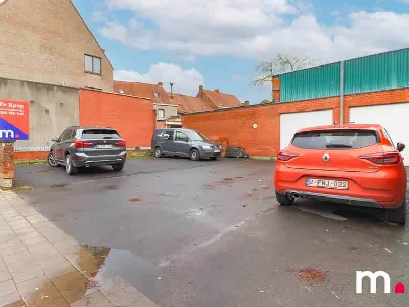 Garageboxen en Parkeerplaatsen te Deerlijk