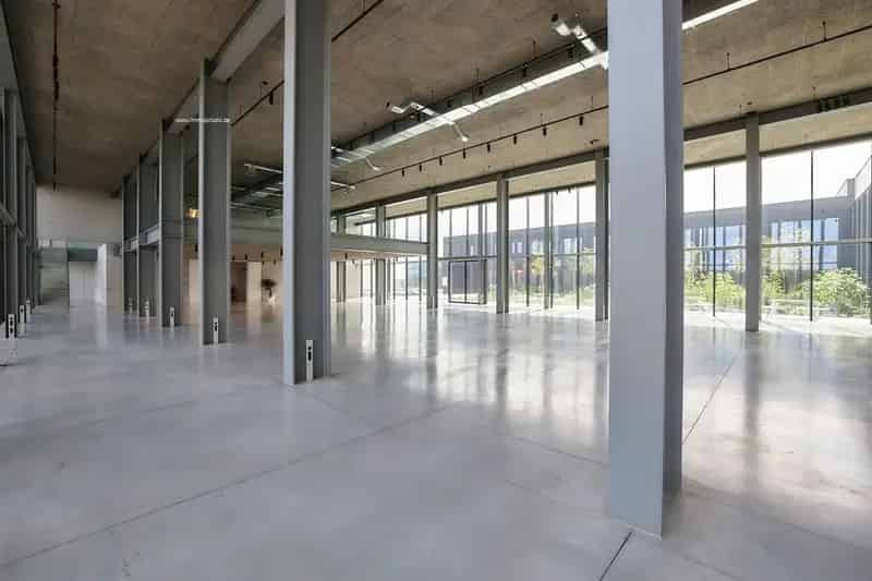 Kantoorruimte te huur Harelbeke 400m² E17 Snowball
