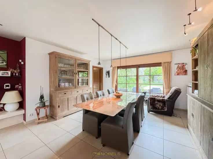 Villa Te Koop Ruime Tuin 5 slaapkamers Co-housing Geschikt