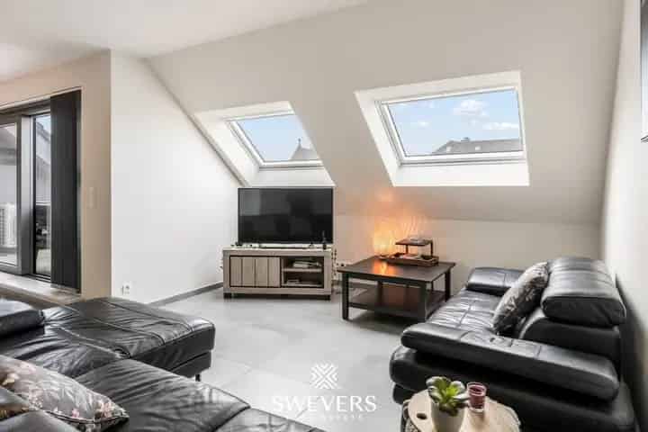 Energiezuinig Appartement te Borgloon met Terras