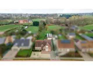 Villa te koop Gierle - Ruime gezinswoning met grote garage en 3 slaapkamers
