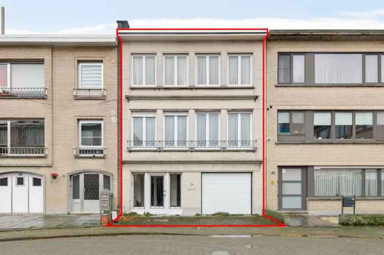 Ruime Bel-Etage 255m2 Deurne Tuin Garage Kelder