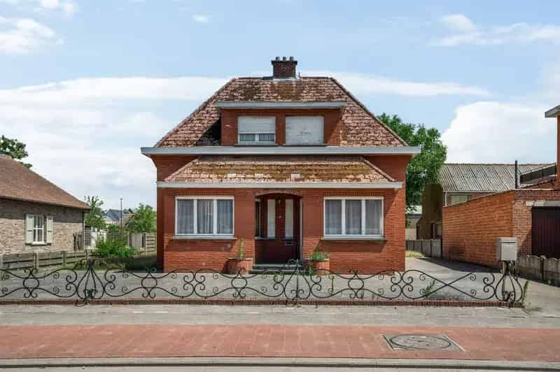 Te renoveren woning met diepe tuin 470m2 Centrale locatie