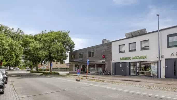 Handelspand met Wellness en Appartement te Koop Sint-Michiels